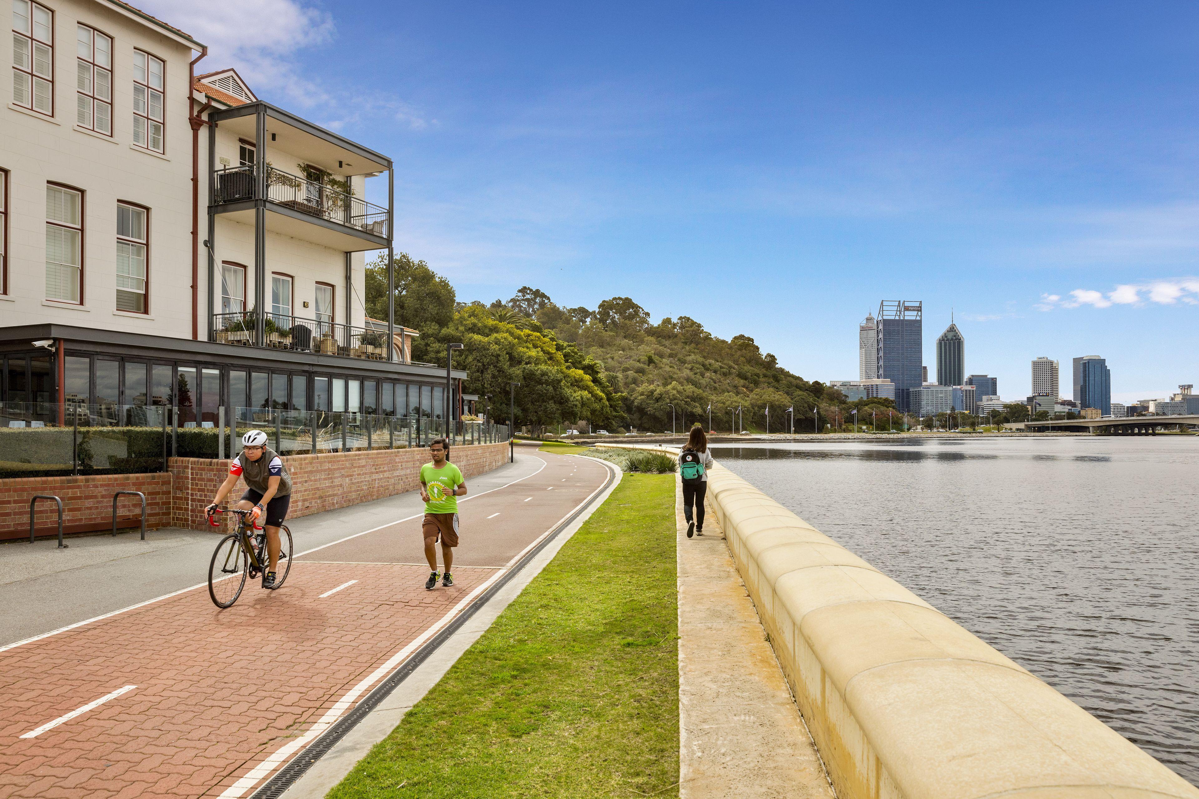 Quest Mounts Bay Road — Photos 2
